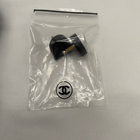 Chanel Black Satin Interlocking CC Logo T-Strap Sandals With 4.5 Inch Heel - Picture 5 of 7